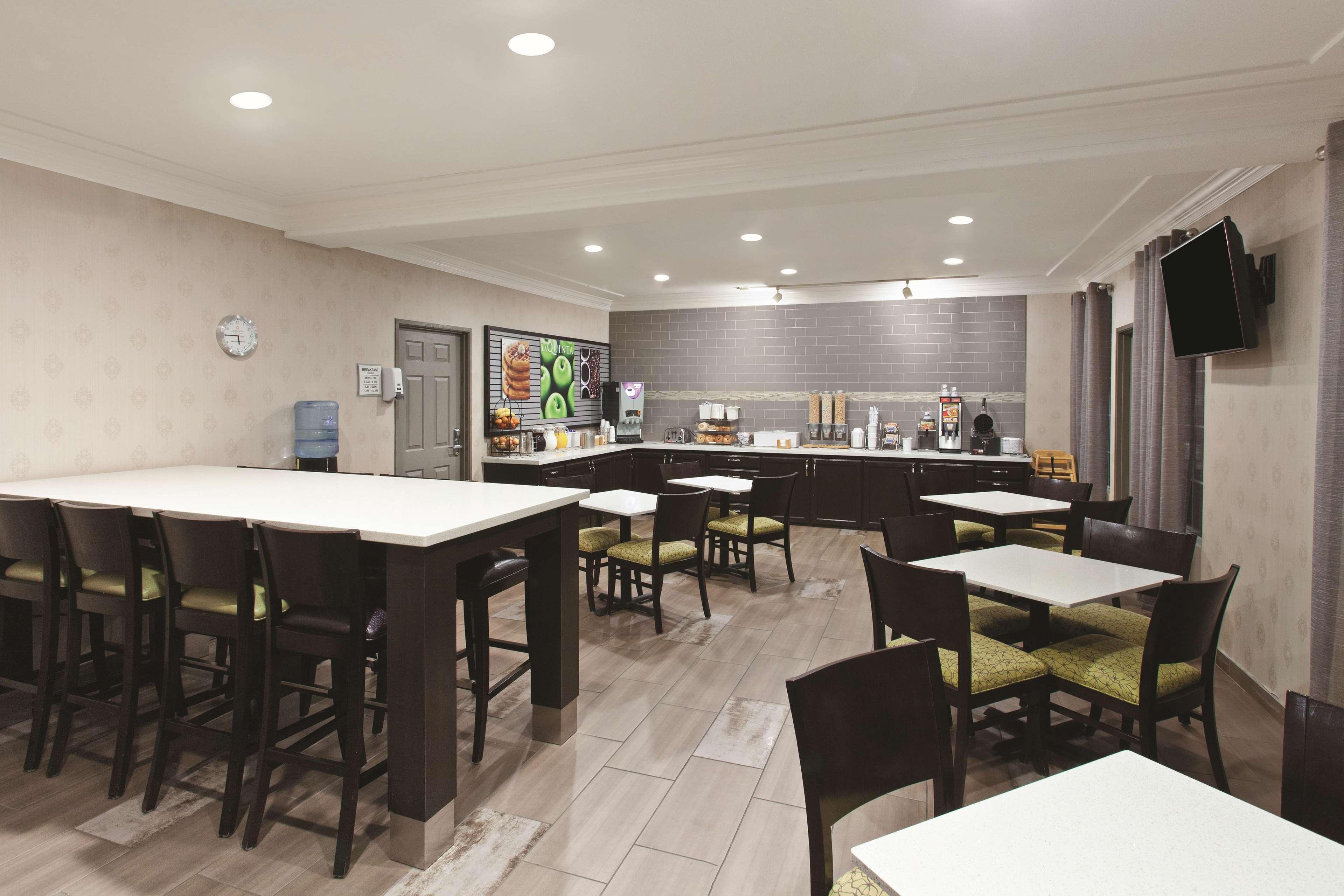 La Quinta By Wyndham Los Banos Exterior photo
