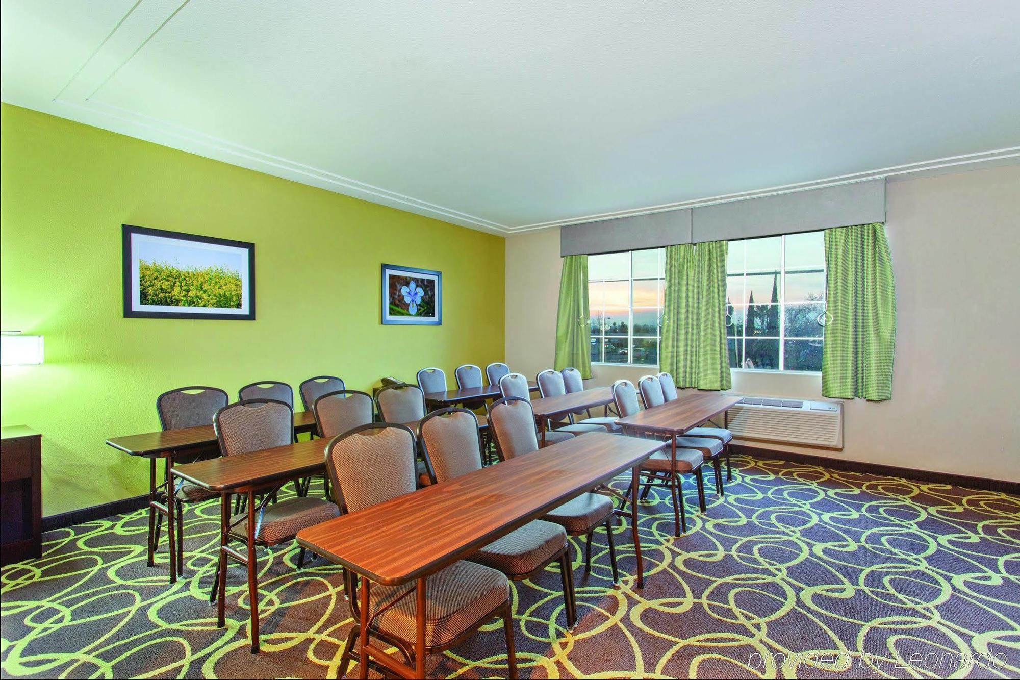 La Quinta By Wyndham Los Banos Exterior photo